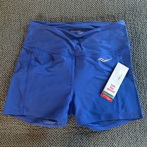 NWT Sauccony running shorts with pocket!!
